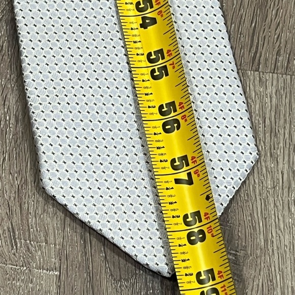 Brioni Tie 100% Silk Made in Italy Subtle Geometric Business Power Tie EUC Lux - Picture 11 of 12